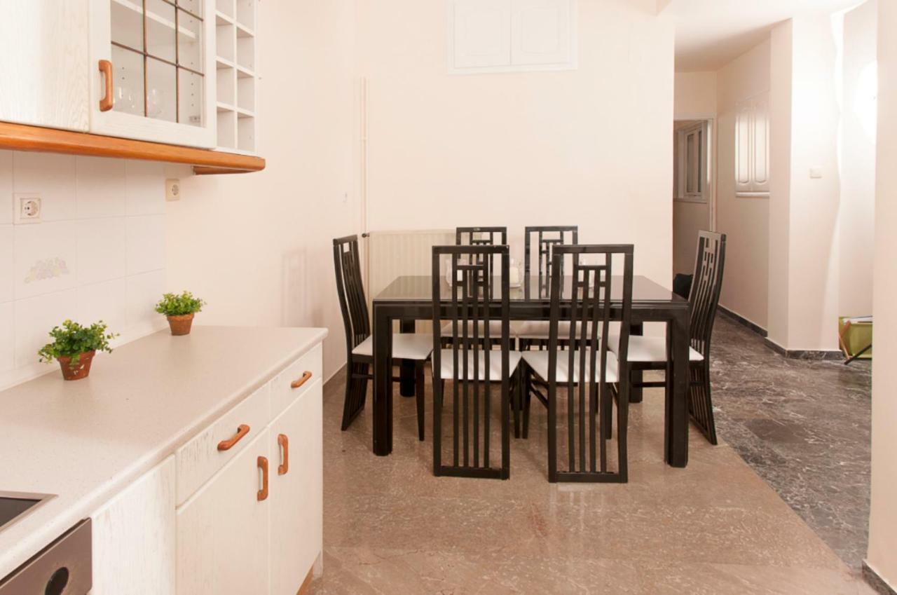 Relaxing Appt. Into The Heart Of Historical Center Apartment Kalamata Exterior photo