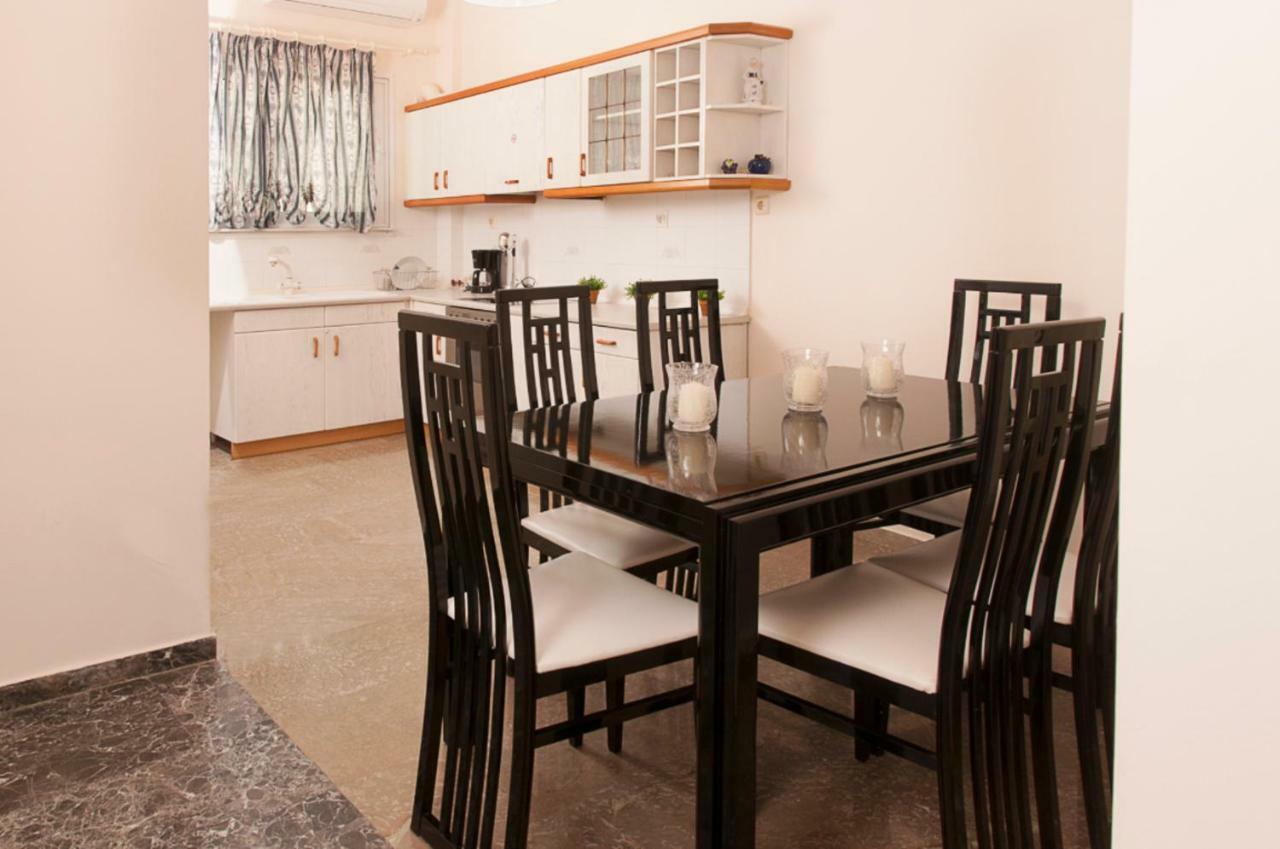 Relaxing Appt. Into The Heart Of Historical Center Apartment Kalamata Exterior photo